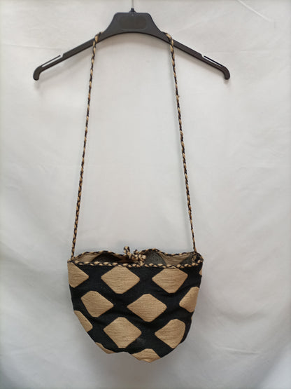 ZARA. Bolso rafia étnico