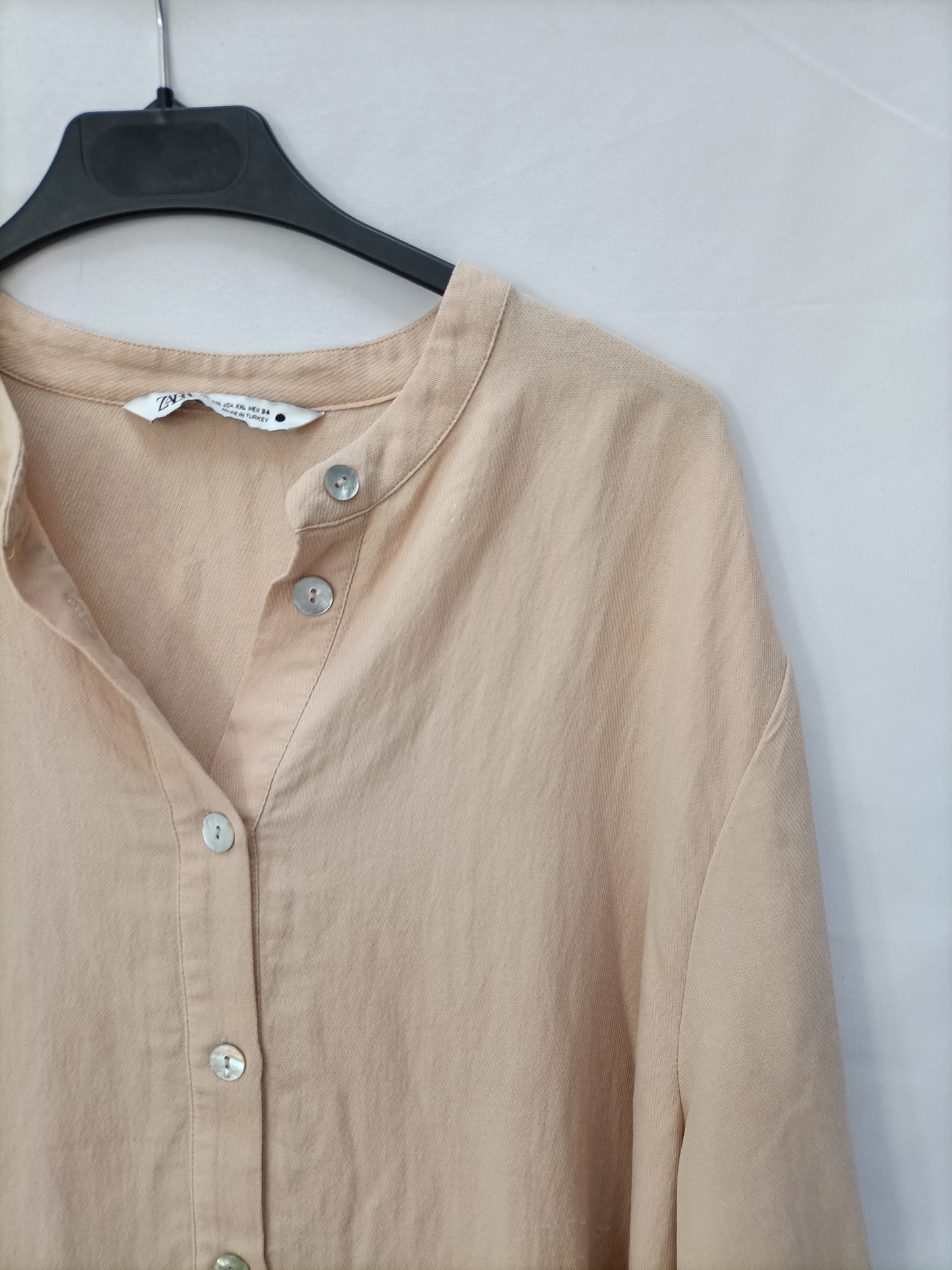 ZARA. Blusón fluido beige T.xl