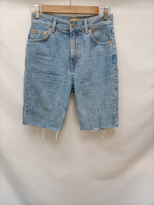 PULL&BEAR. Bermuda denim ajustado T.34