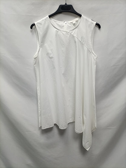 COS. Blusa blanca asimétrica T.34