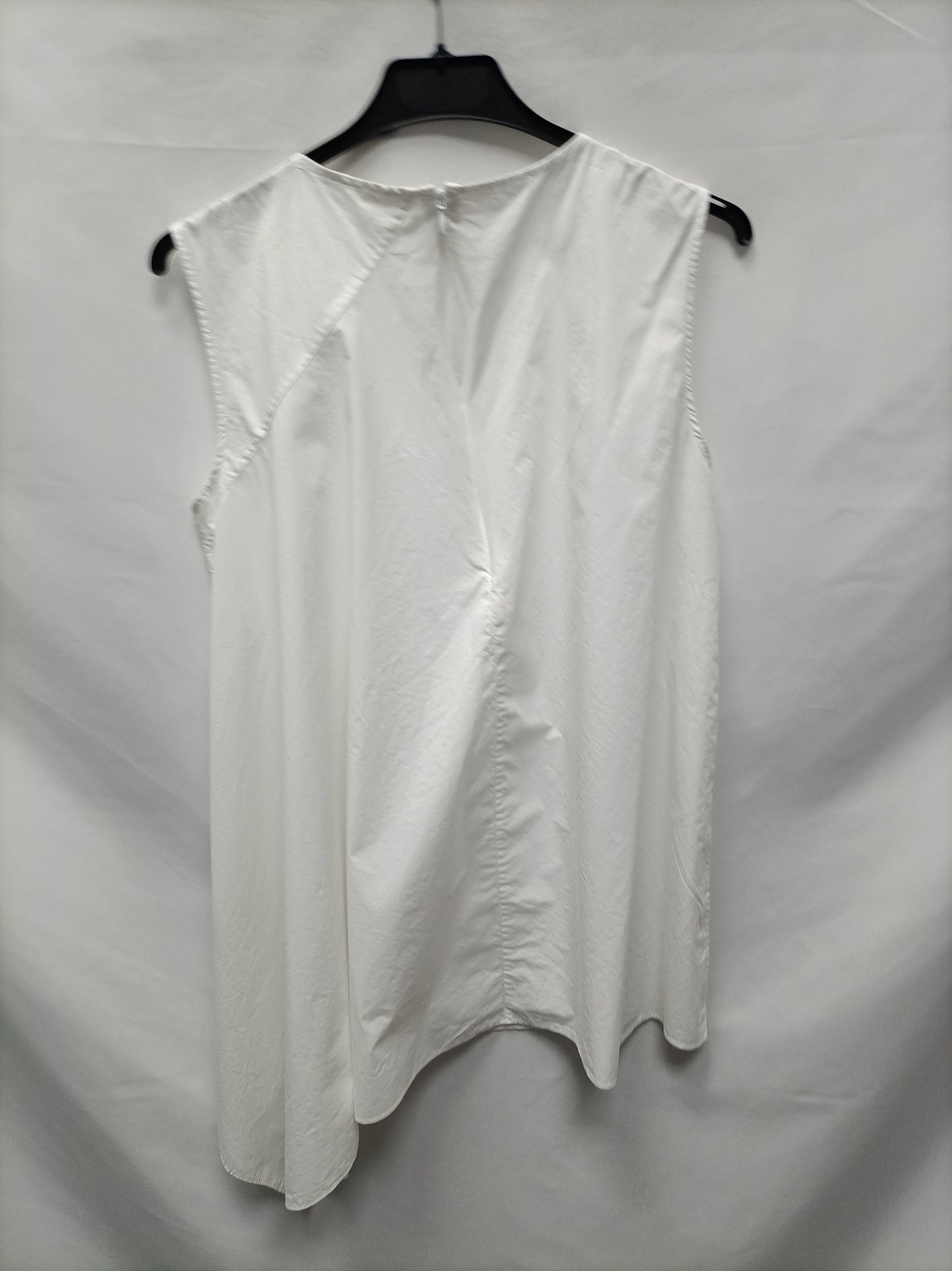 COS. Blusa blanca asimétrica T.34