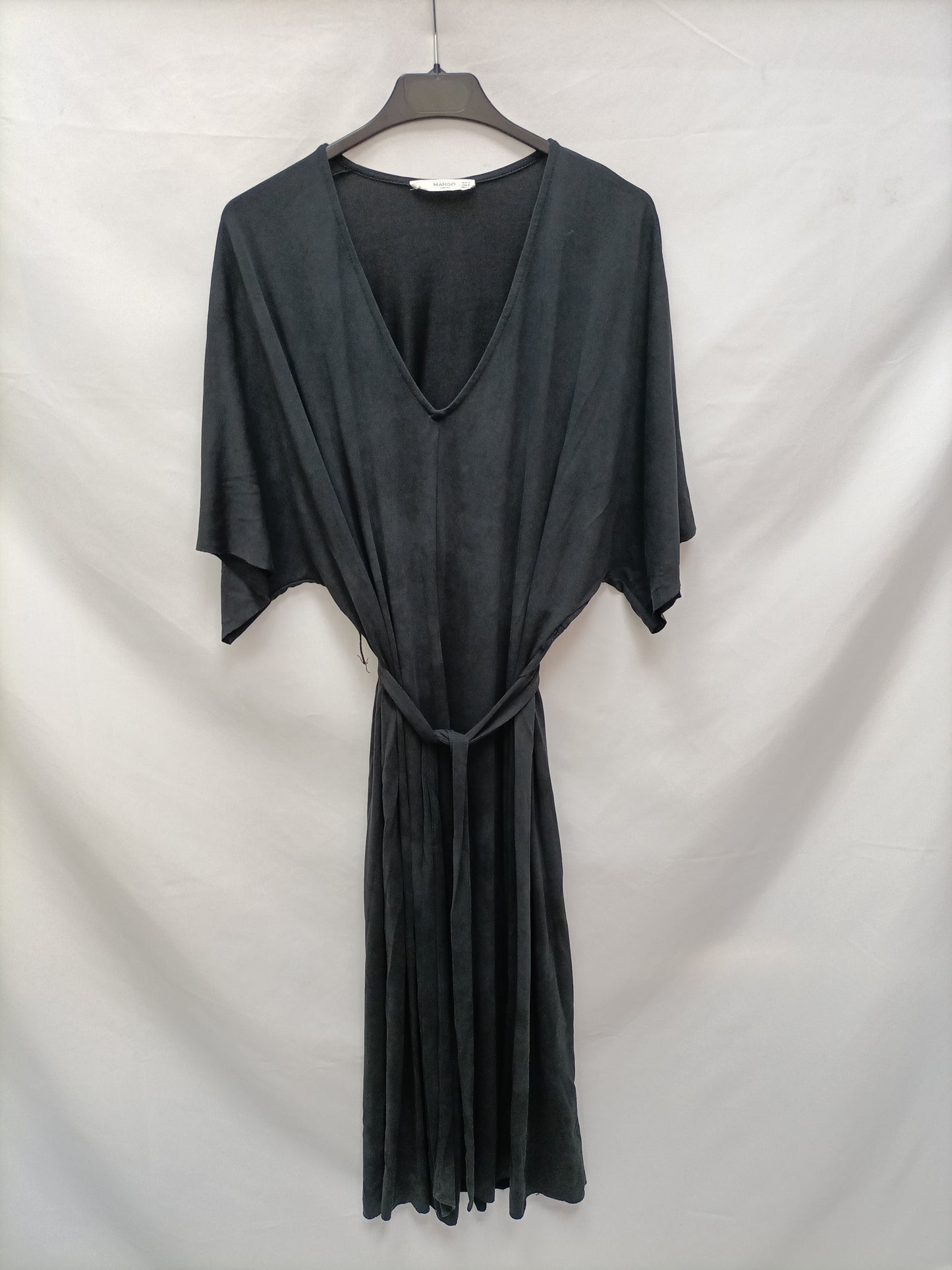 MANGO. Vestido negro midi  T.m