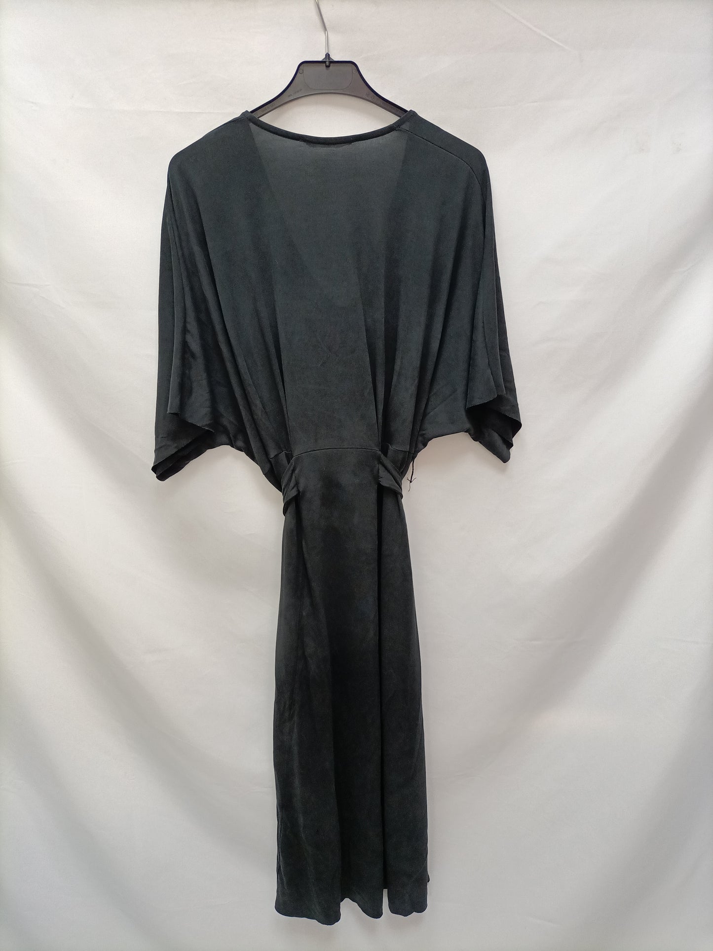 MANGO. Vestido negro midi  T.m