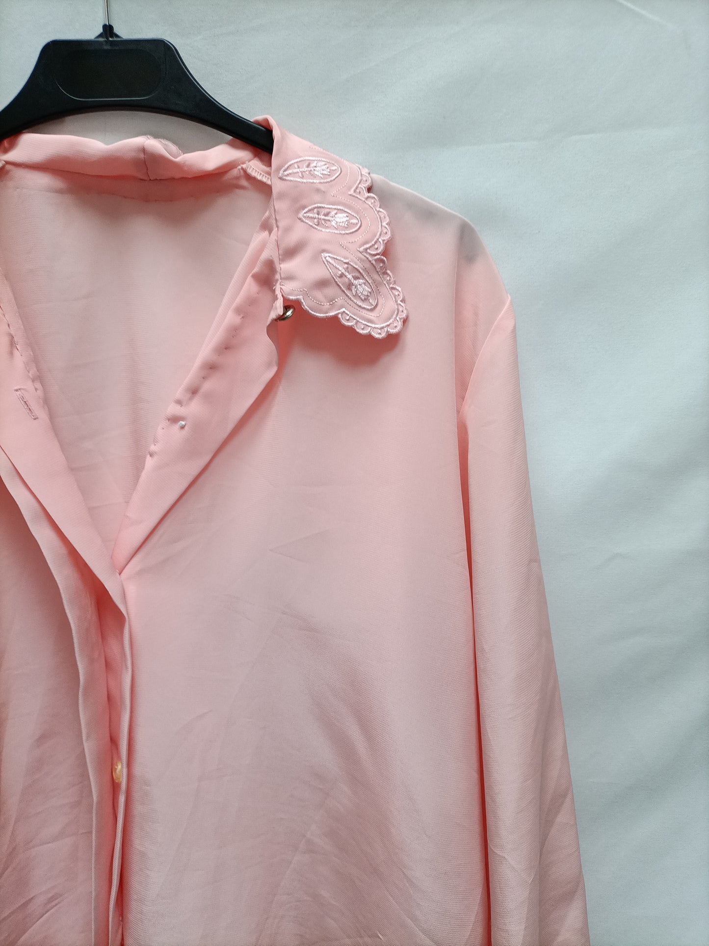 OTRAS. Blusa rosa vintage bordada T.u (l)