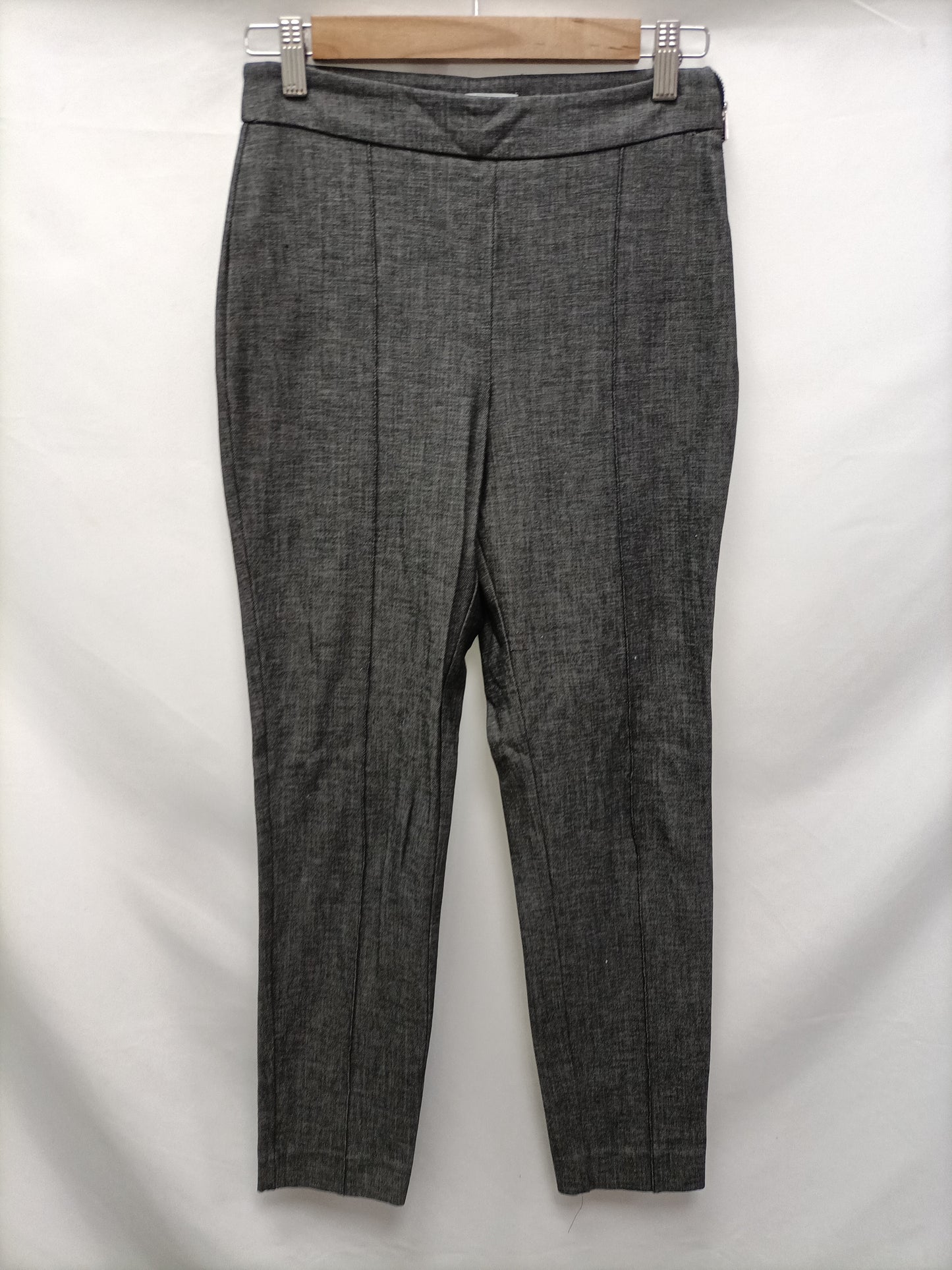 MANGO. Pantalón gris jaspeado T.36