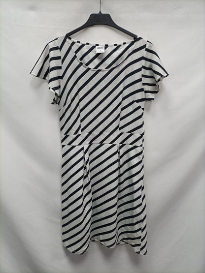 VERO MODA. Vestido fluido rayas T.38