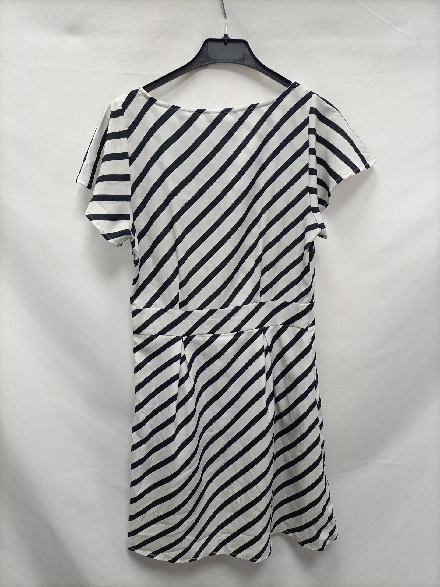 VERO MODA. Vestido fluido rayas T.38