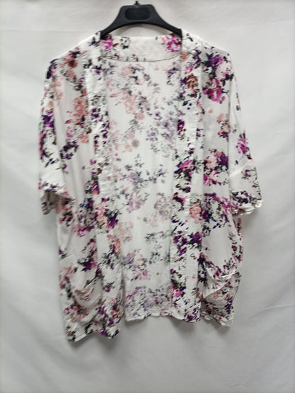 OTRAS. Kimono blanco flores T.u