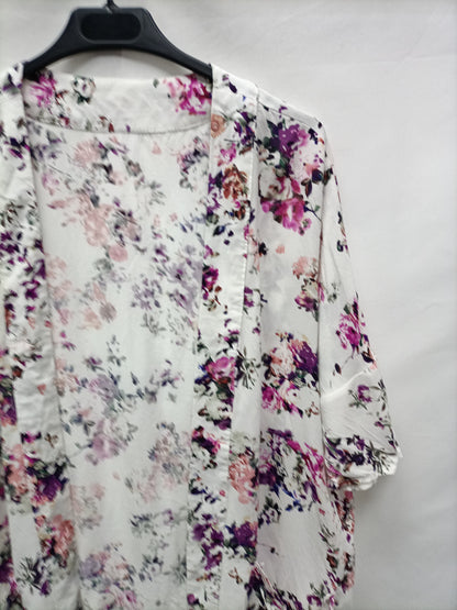 OTRAS. Kimono blanco flores T.u