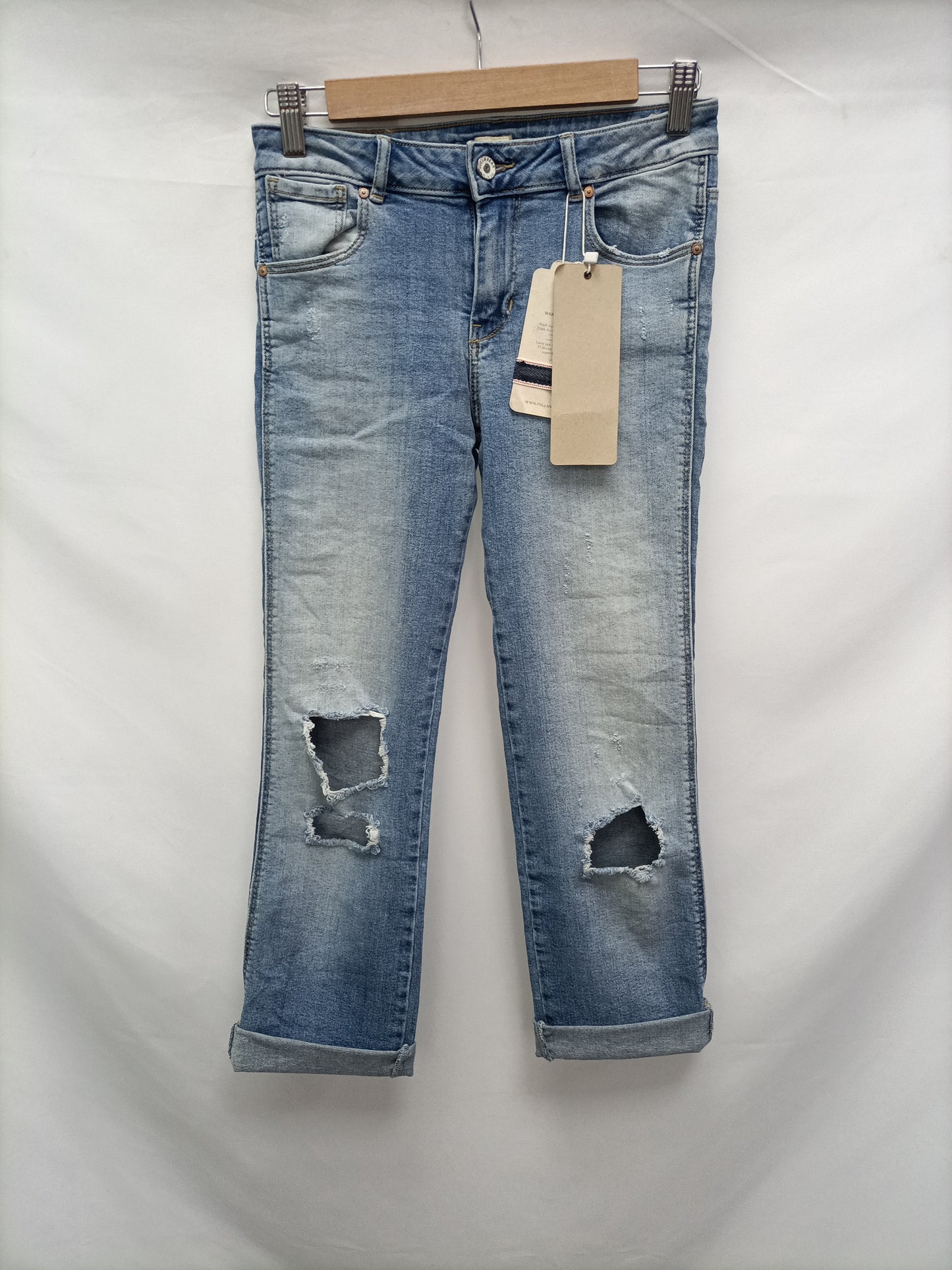 PULL&BEAR. Pantalón vaquero roto T.36