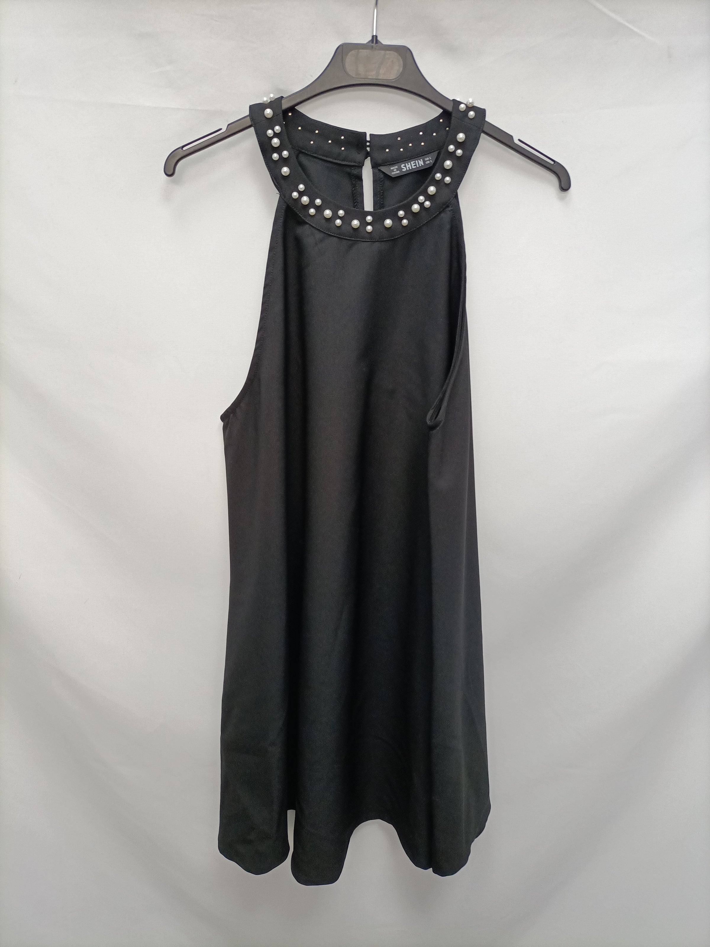 Shein vestido 2024 negro con perlas