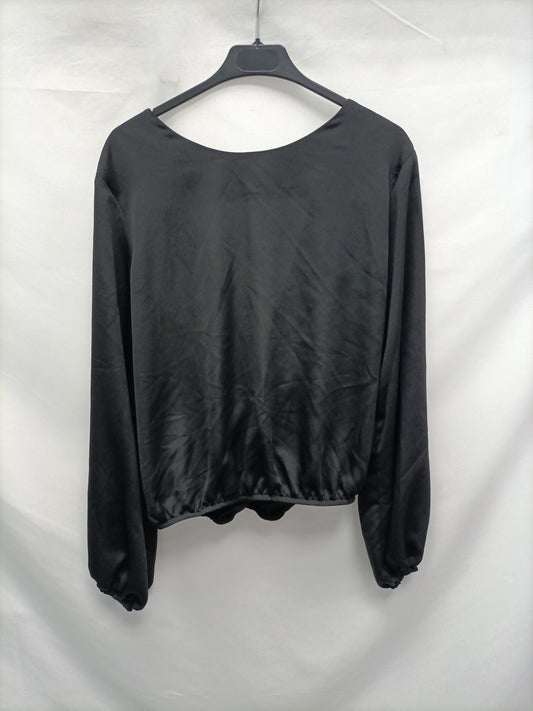 CAYMA CLOSET.Blusa negra TU (L)