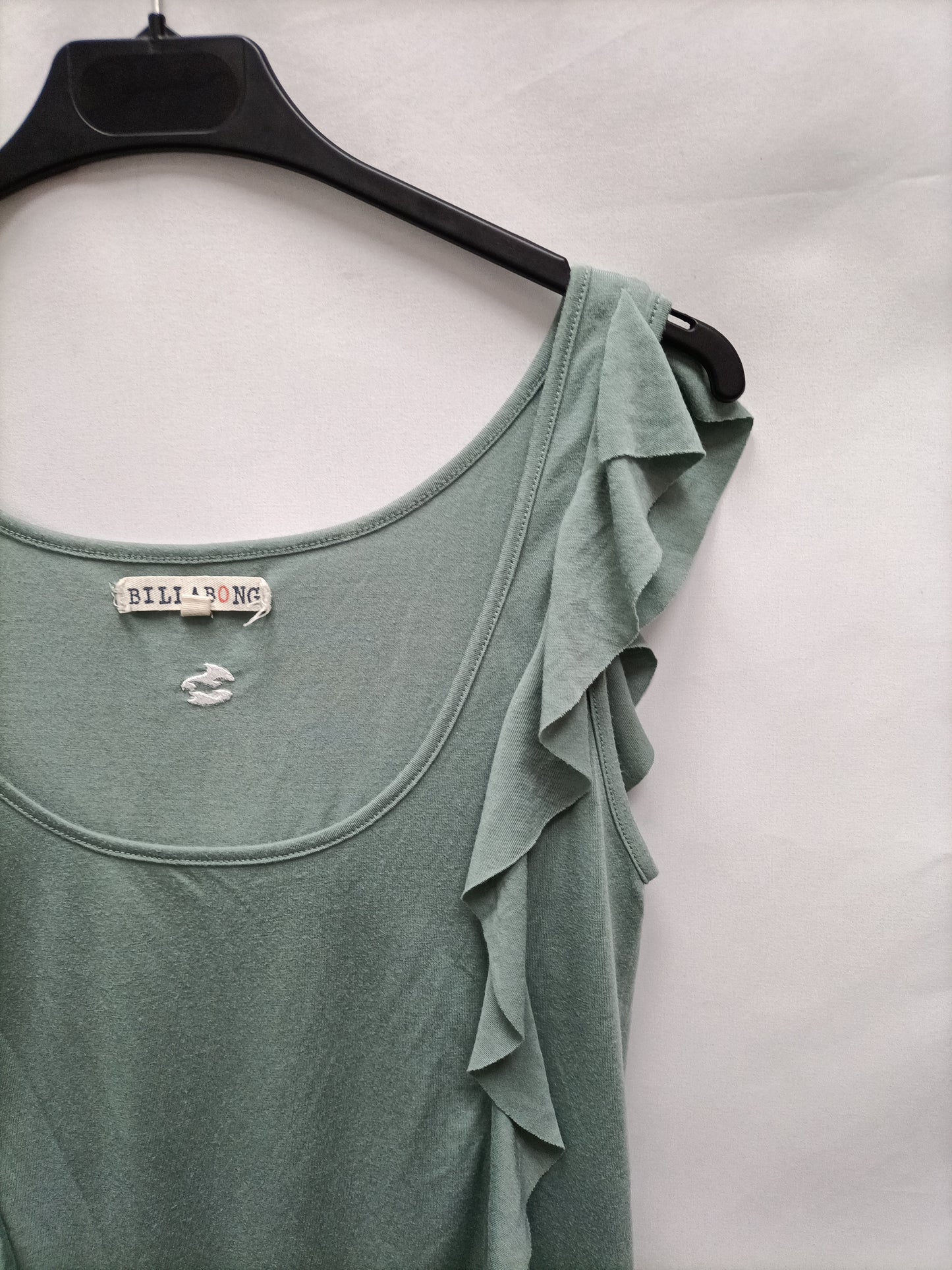 BILLABONG. Camiseta verde agua volantesT.xs