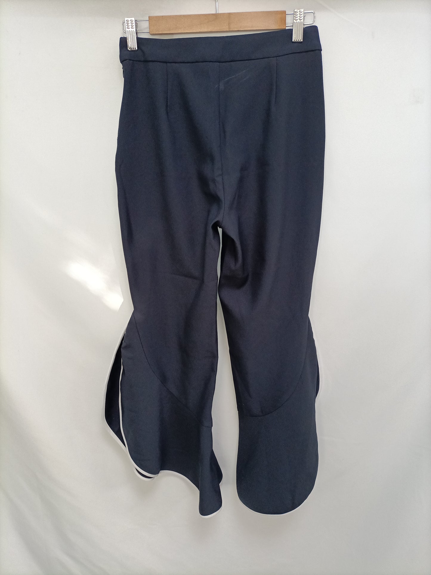 ZARA. Pantalón azul volante T.xs