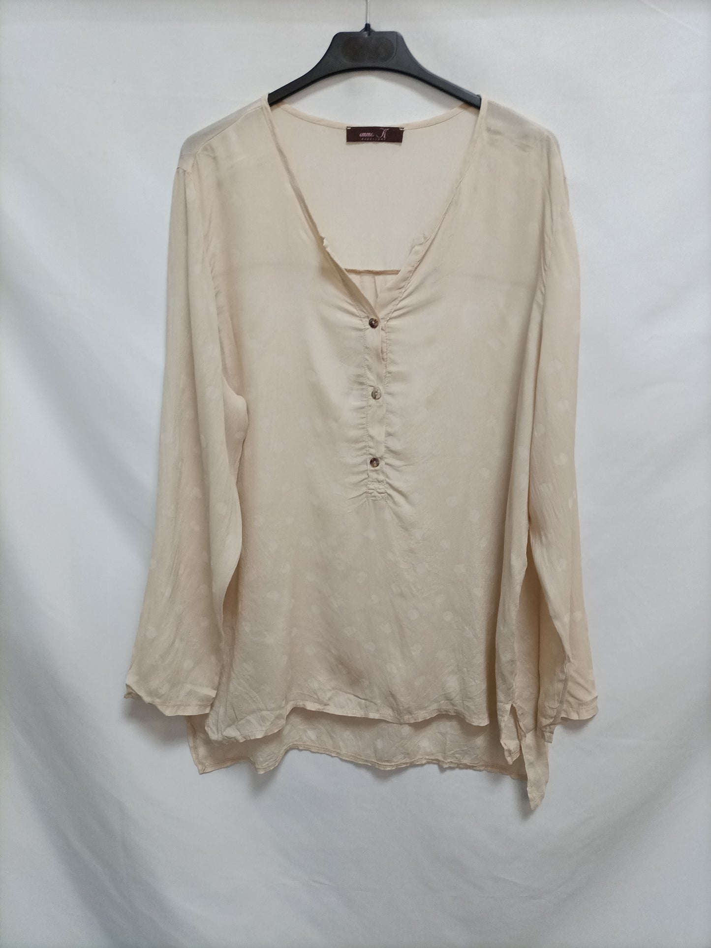 EMME. Blusa beige fluida T.l