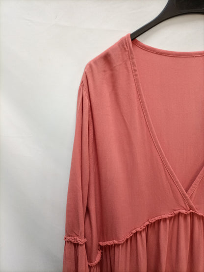 A PIE DE CALLE . Vestido midi rosa coral T.u (l)