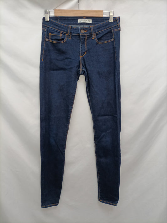 ABERCROMBIE. Pantalón denim oscuro  T.38