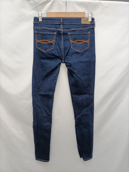 ABERCROMBIE. Pantalón denim oscuro  T.38