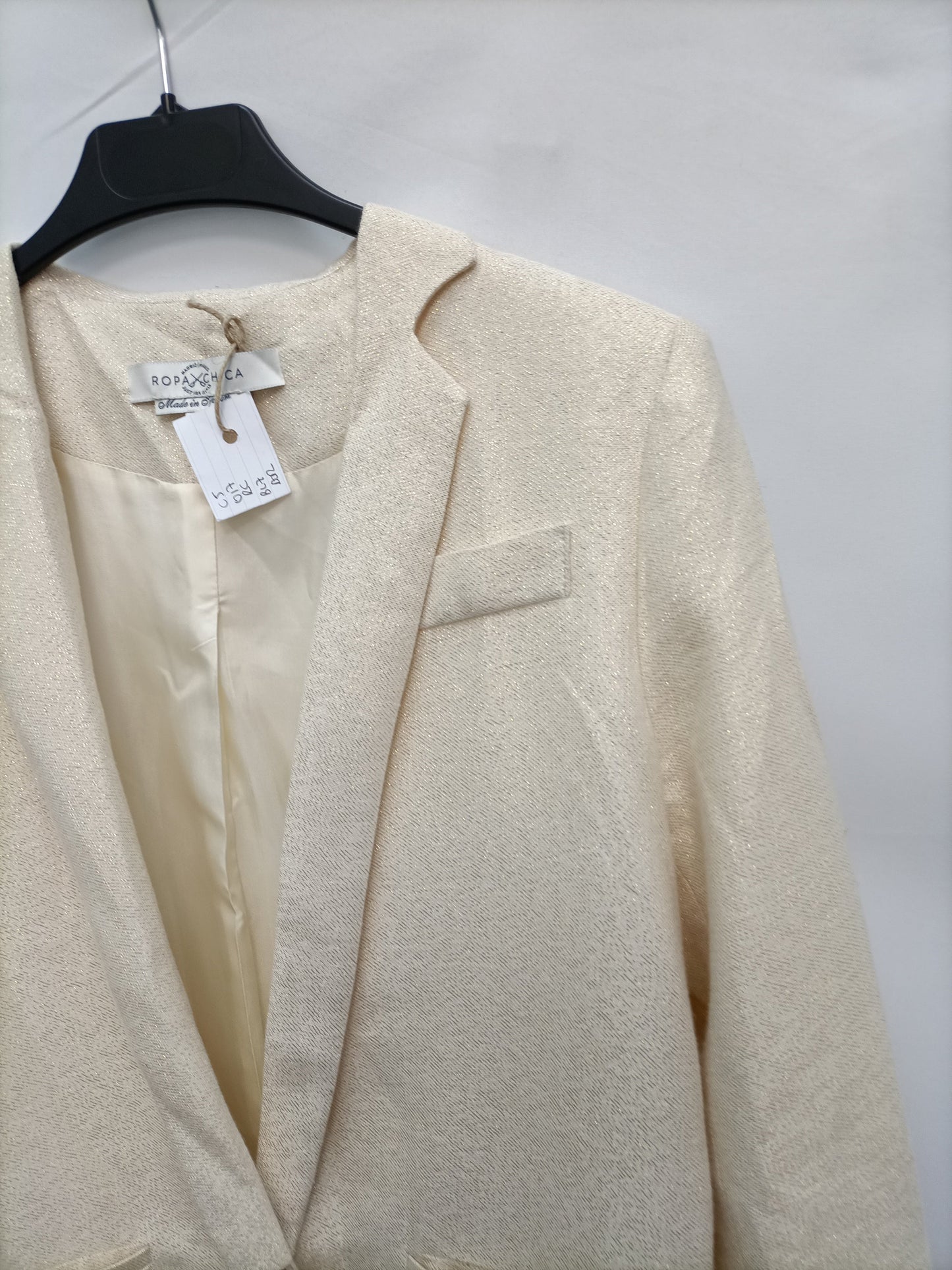 ROPA CHICA. Blazer beige y dorada T.s