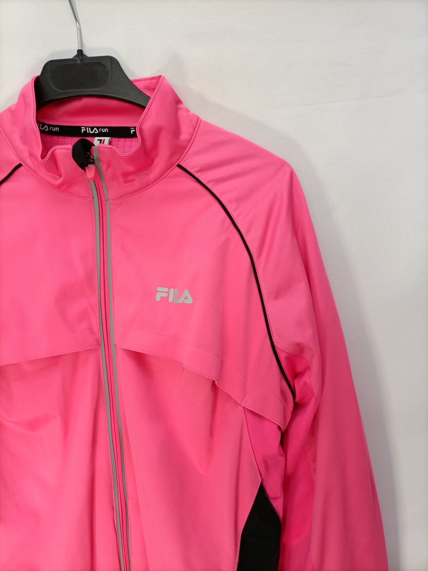 FILA. Cortavientos rosa T.l