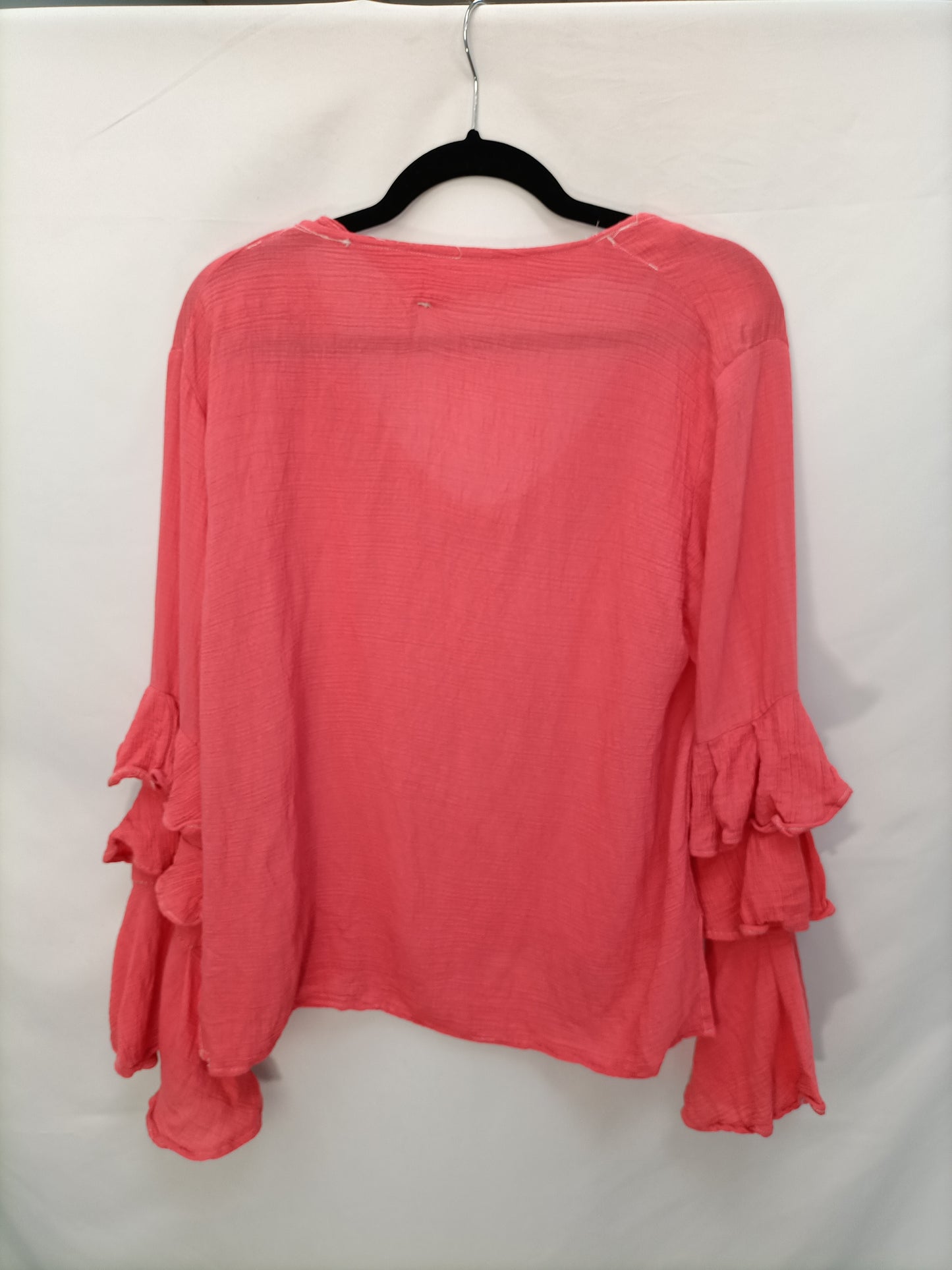 OTRAS. Blusa coral volantes T.u (m)