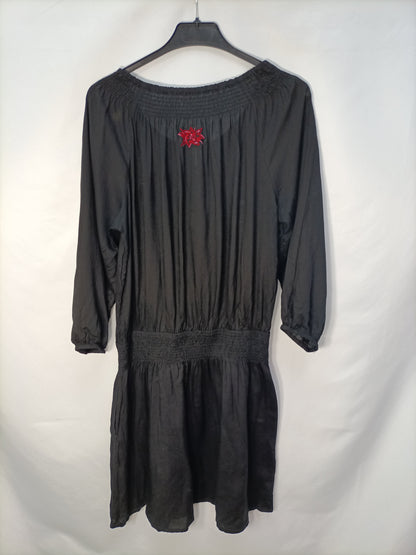 DESIGUAL. Vestido negro abalorios T.40