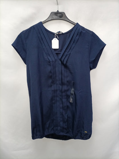 TOMMY HILFIGER. Blusa azul doble textura T.s