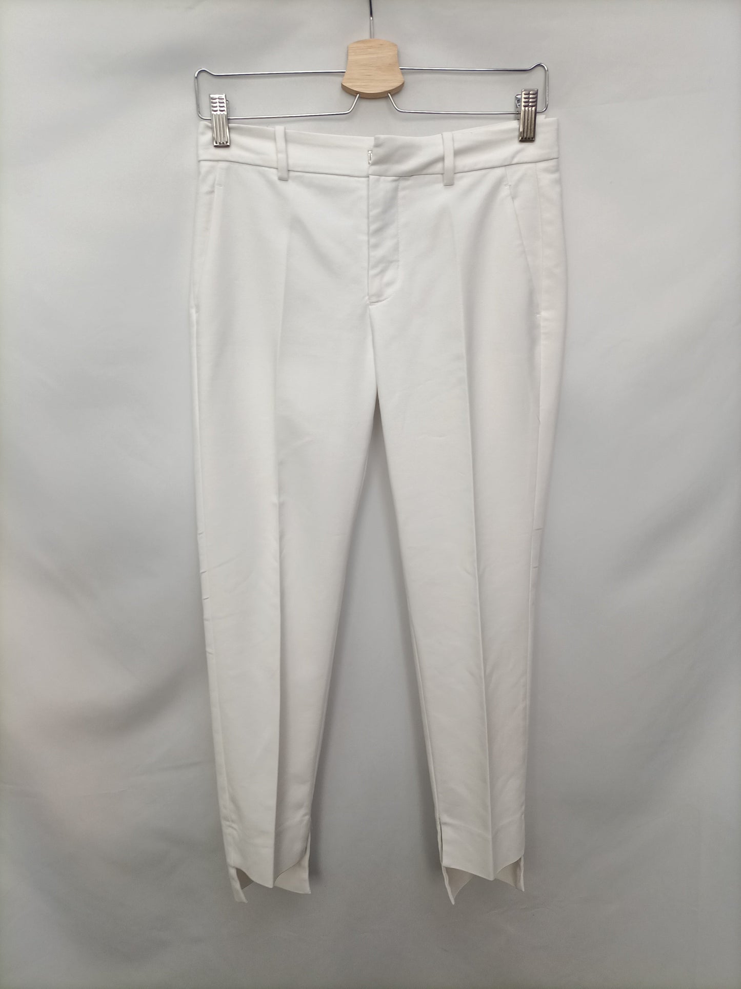 ZARA. Pantalón chino blancoT.34