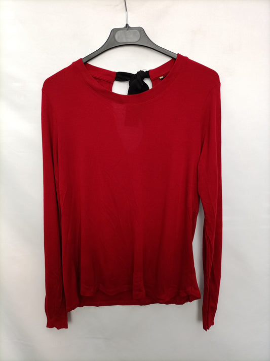 MASSIMO DUTTI. Camiseta roja lazads T.m