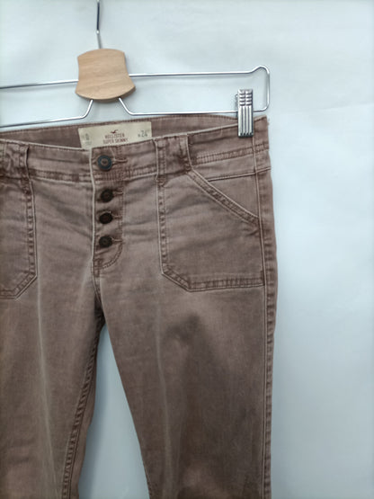 HOLLISTER. Pantalón marrón efecto lavado T.36