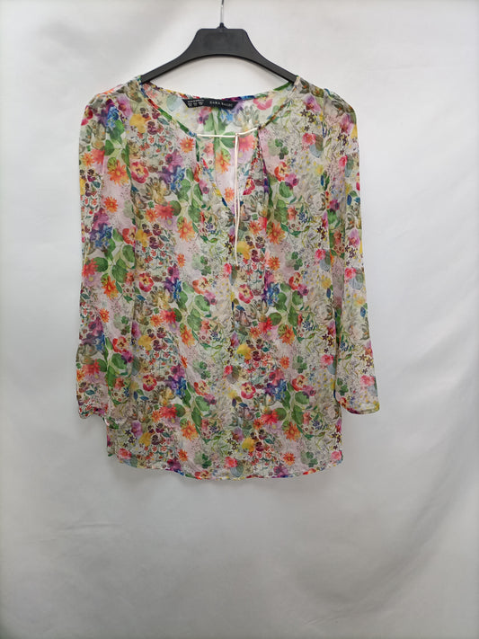 ZARA. Blusa semitransparente flores T.xs