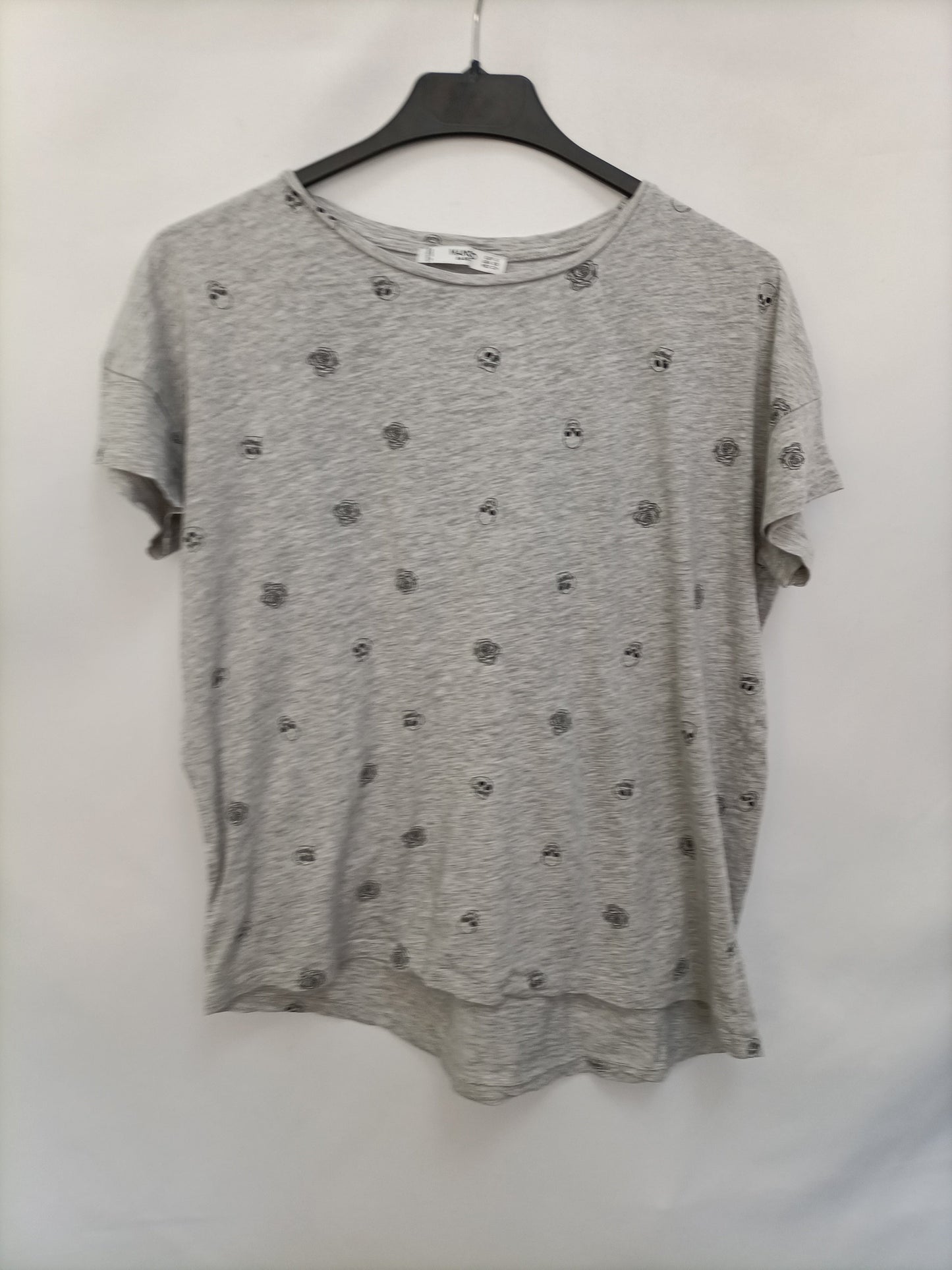 MANGO. Camiseta gris estampada T.s