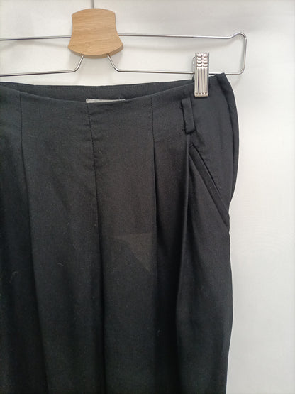 H&M. Pantalón negro fluido T.34