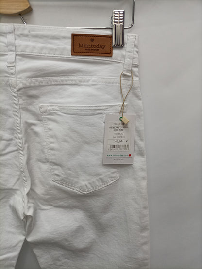 MIINTTODAY. Pantalón blanco acampanado T.36