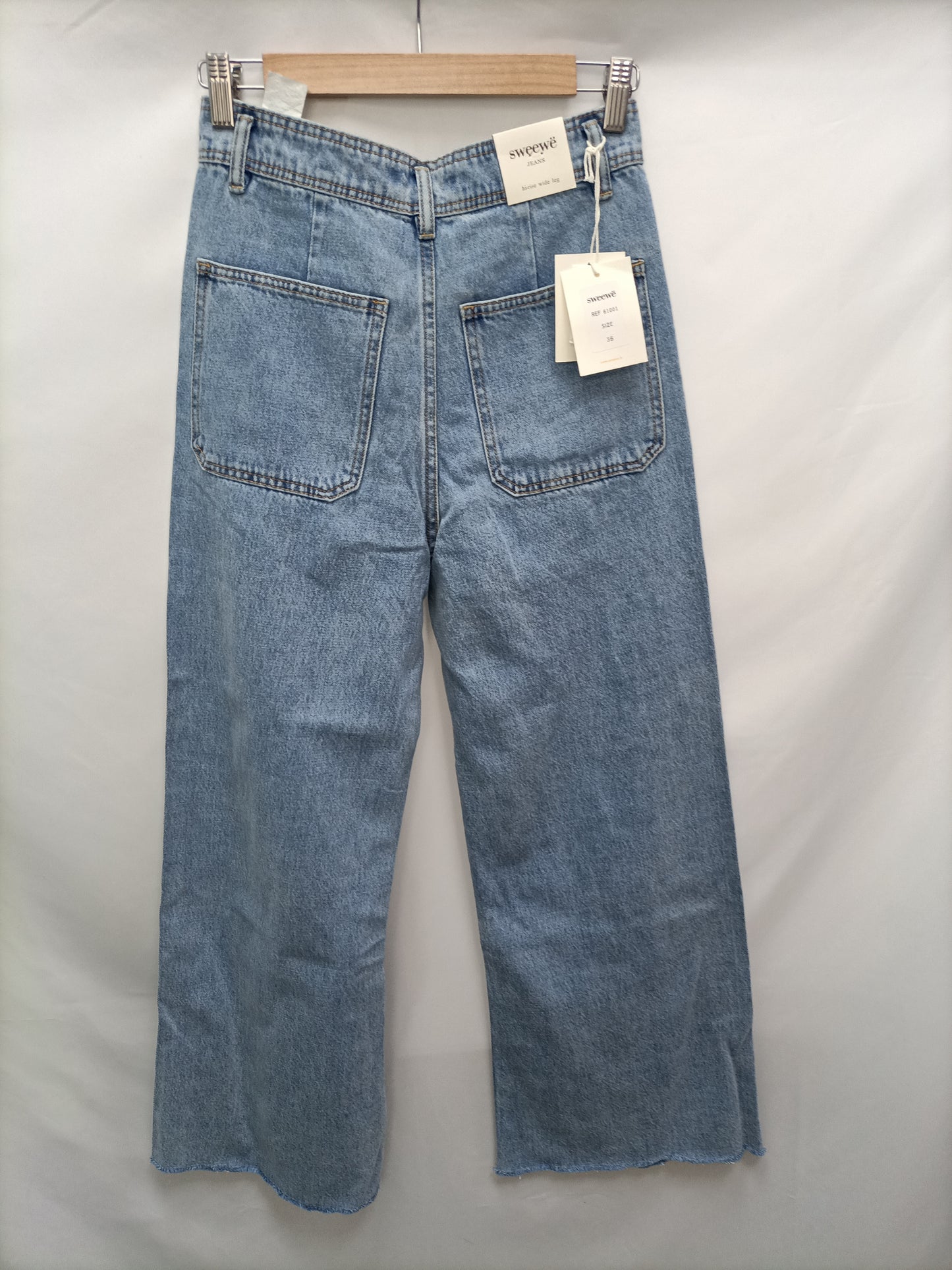 SWEEWË. Pantalón culotte denim T.36