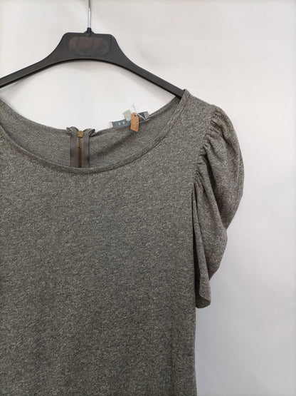 SANDRO. Camiseta gris T.36