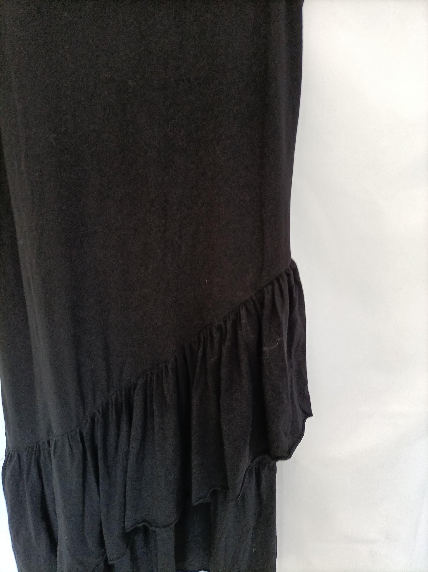 MANGO. Vestido negro volantes T.xs