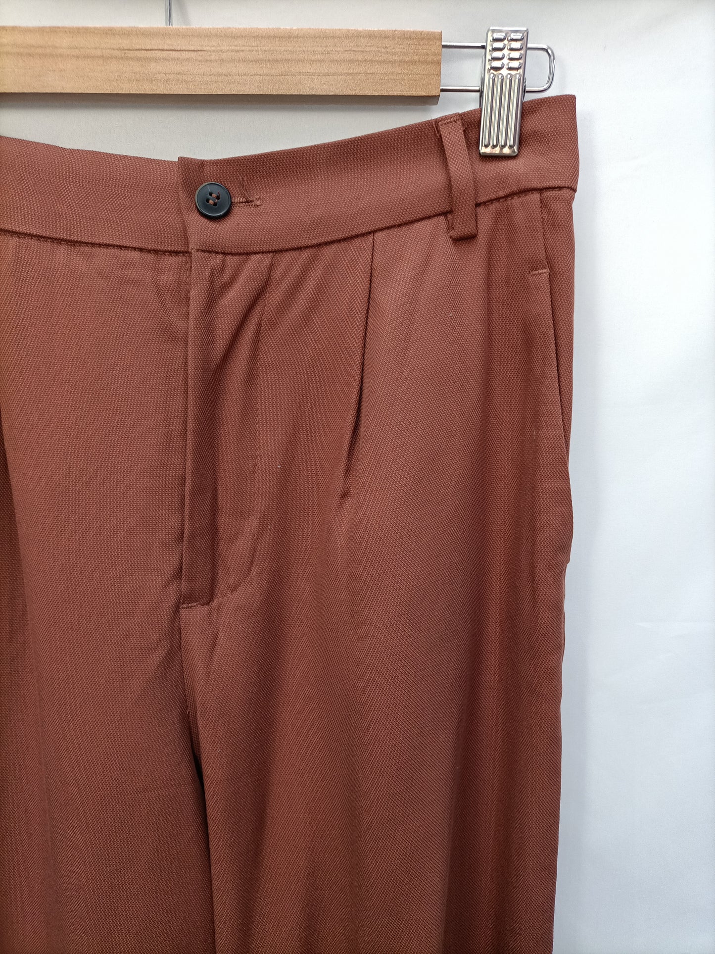 ZARA. Pantalón fluido teja T.xs