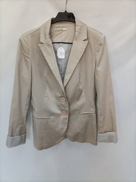 STRADIVARIUS. Blazer fluida beige