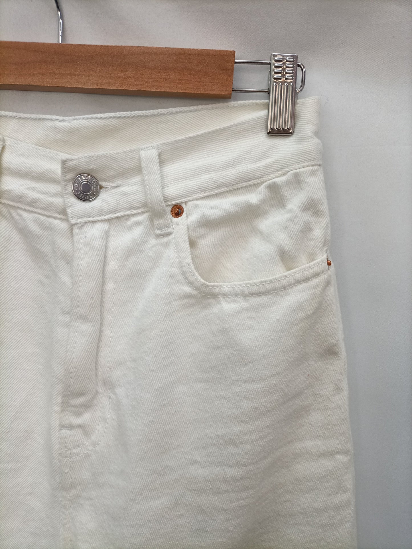 BELLEROSE. Pantalón beige acampanado T.34