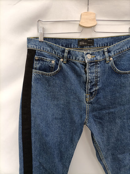 ZARA (Man). Pantalón denim raya T.40