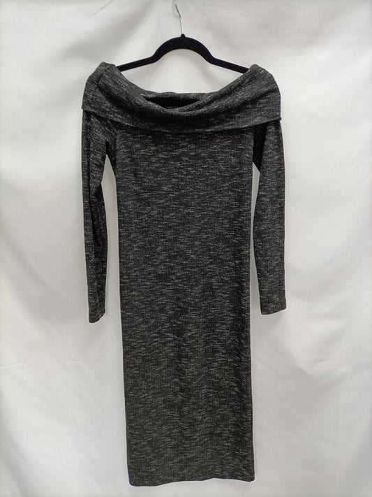 STRADIVARIUS. Vestido midi gris T.m