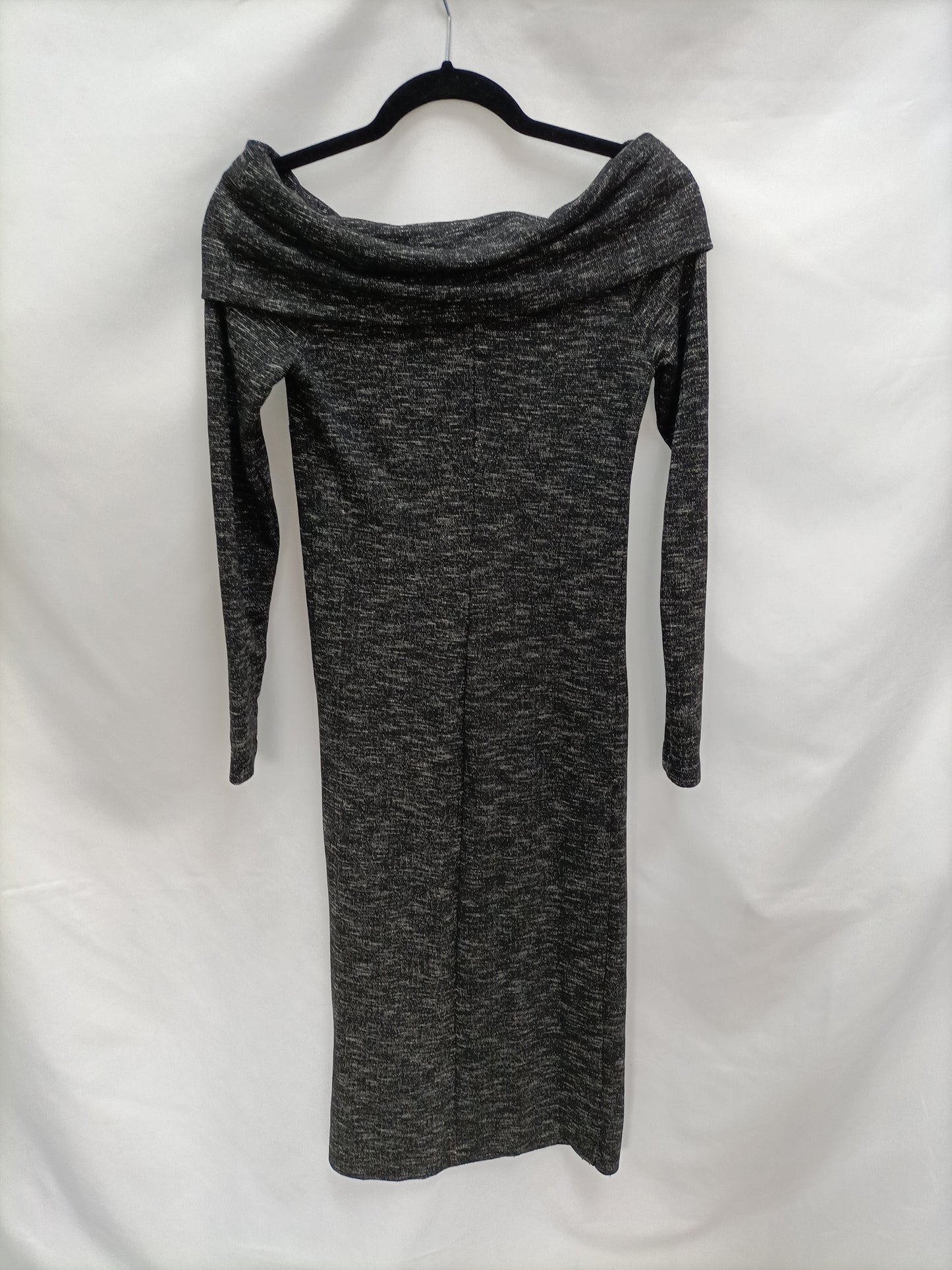 STRADIVARIUS. Vestido midi gris T.m