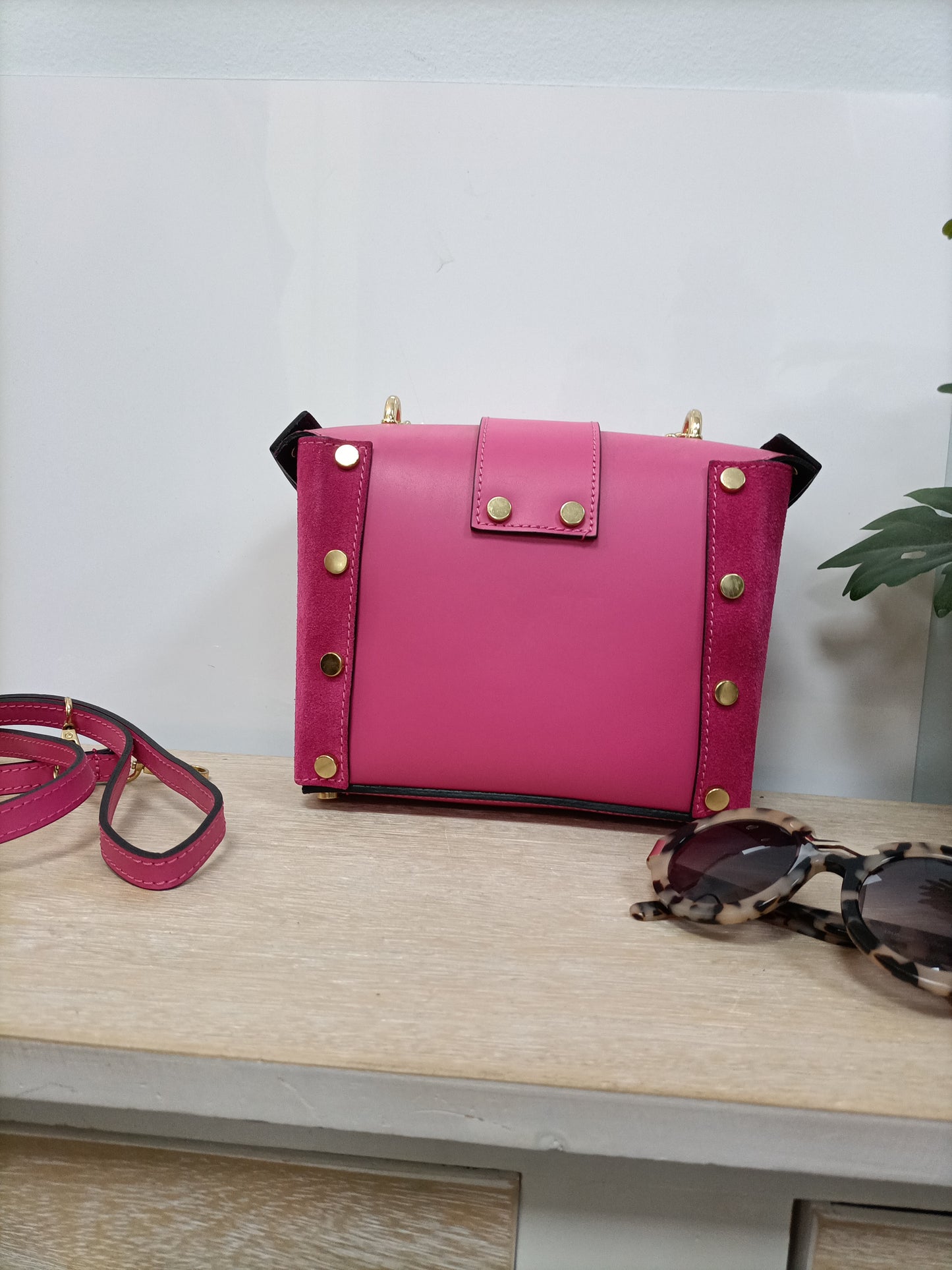 OTRAS. Bolso rosa doble textura