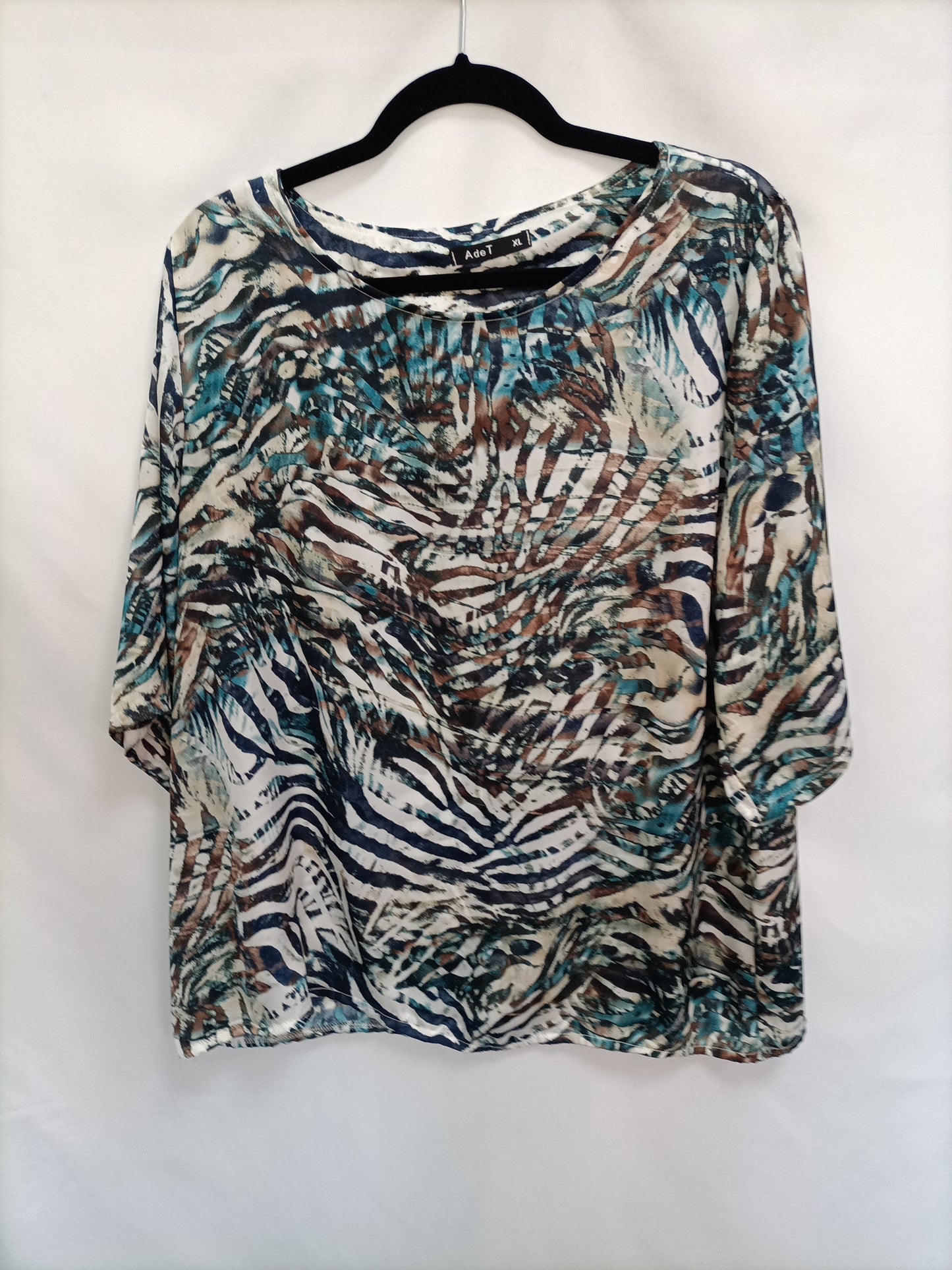 AdeT. Blusa fluida estampada T.xl