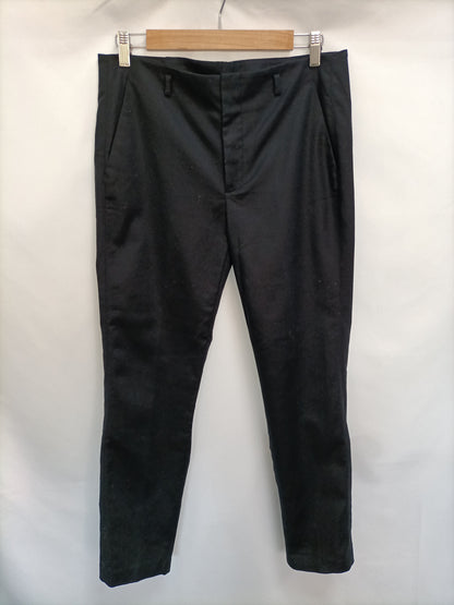 ZARA. Pantalón negro chino T.40