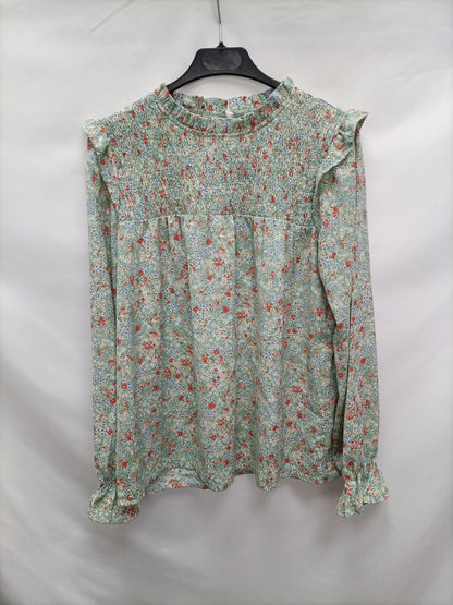 OTRAS. Blusa verde florecitas T.u(s)