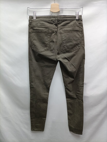 ZARA. Pantalón pitillo verde T.38