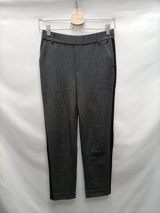 ZARA. Pantalón gris fluido  T.xs