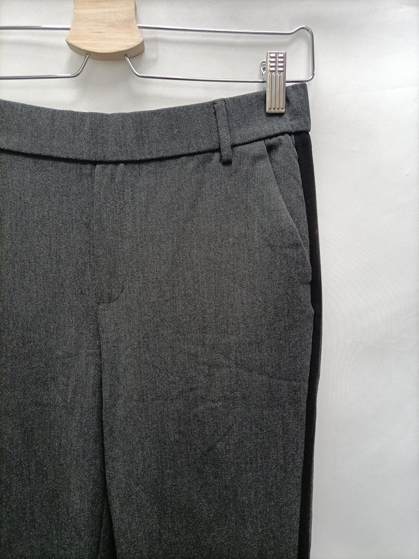 ZARA. Pantalón gris fluido  T.xs